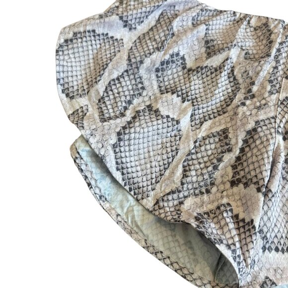 Varley Derby High Waist Shorts Alabaster Python Snakeskin Print Size Small NWT - Picture 4 of 13